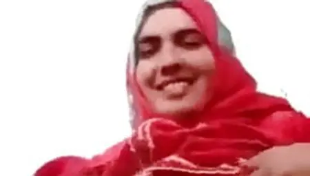 Muslim Aunty Show To Her BF
