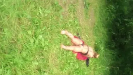 Flash And Cum On Sunbathing Sexy Girl In Park