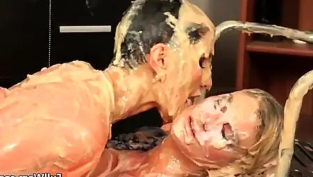 Glamour Girls Take A Food Fight Too Far