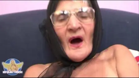 Perverted Grannies Are Rubbing Their Clit In Front Of The Camera