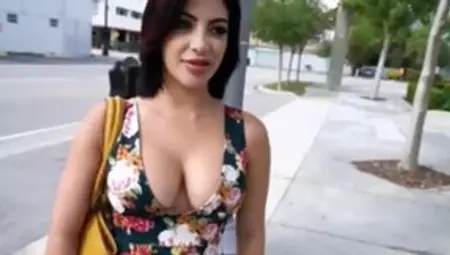 Sexy Latina Loves Cash