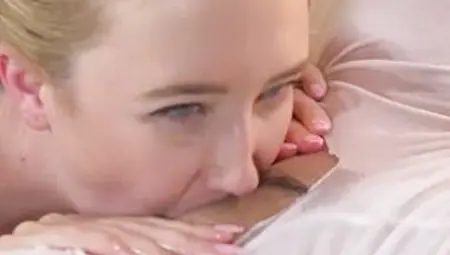 Massage Rooms Horny Lesbians Kiss Lick And Fuck Until Loud Orgasms