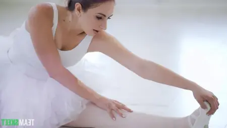 Penelope Kay - Stretchy Lil Dancer In HD