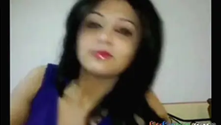Hot Egyptian Girl Makes Video For Her Boyfriend Video