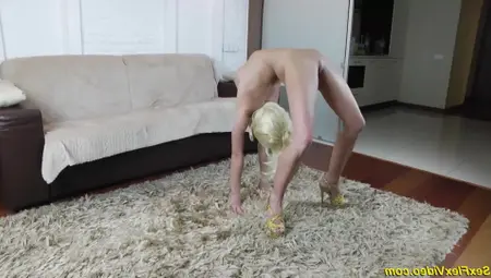 Extreme Long Flexible Leg Spreading