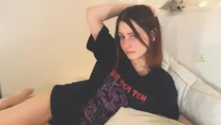 18 Year Old Girl Mastrubating On Webcam