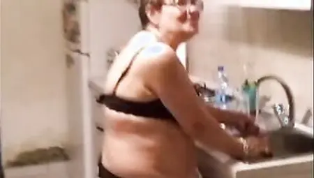 Chubby Mature Woman In Sexy Lingerie Gets Fucked In Homemade Video