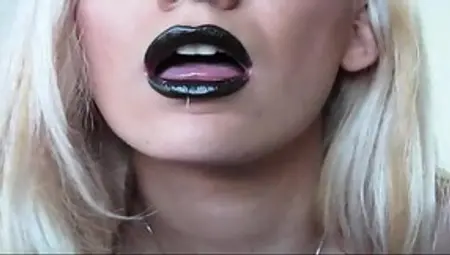 Miss Minxie - Heavenly Drooling Black Lipstick