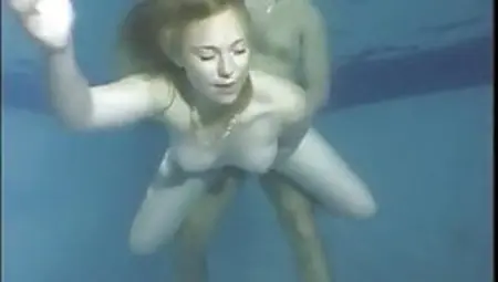 Underwater Sex &#039;&#039;at The Parttyy&#039;&#039;