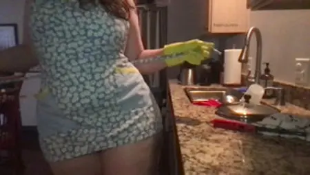 Milf POV: Thicc Step Mom Relentlessly Teases By Showing Off Her Fat Ass