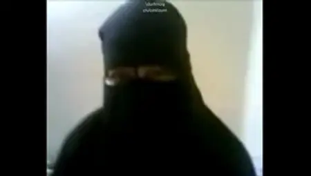 Muslim MILF In Burqa Sex Blowjob Cum Swallow Like A Sluty Whore