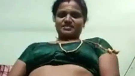 Tamil Aunty Removes Saree And Shows Big Boobs