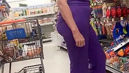 Braless Jiggly PAWG Granny