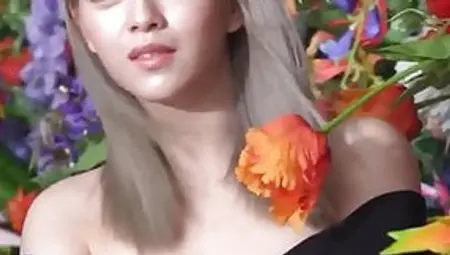 Here&#039;s Jeongyeon Showing Off Some Cleavage