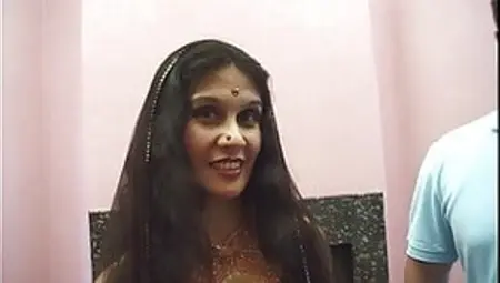 Indian Wife Cheats On Husband With Sex Tourist From LA