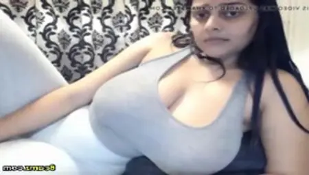 Busty Indian Teen Girl With Huge Titties