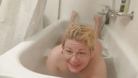 Bathtub Fun, Sexy