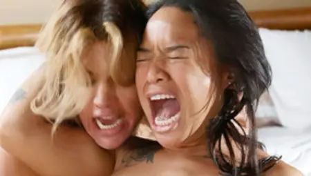 Honey Gold's Post Shower Orgasmic Screams - Lesbian XXX