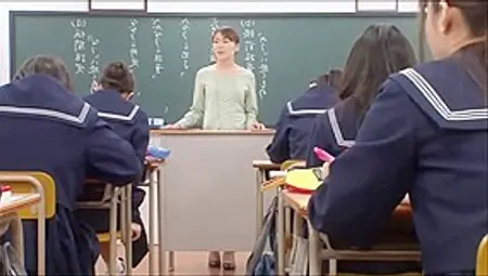 Japanese Teacher Gives A Valuable Lesson