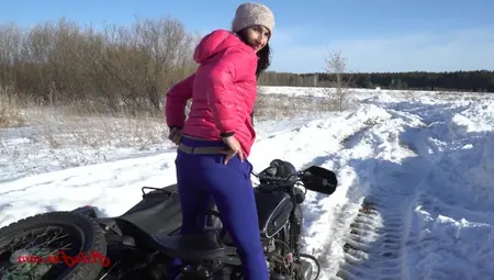 I Fucked In The Winter On A Motorcycle. Creampie In Mila Fox Outdor!