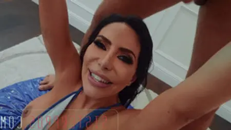 Booty Latina MILF Lela Star Porn Video