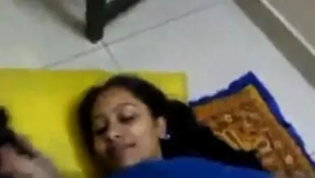 Indian Beautiful Girl Friend Having A Quickie