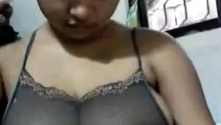 Young Indian Shows Her Huge Tits In Webcam