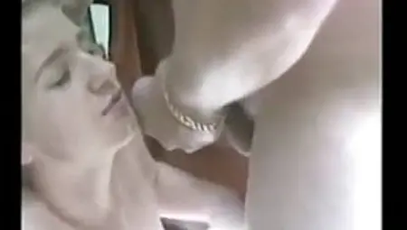 Amateur Cum Kissing After A Huge Facial