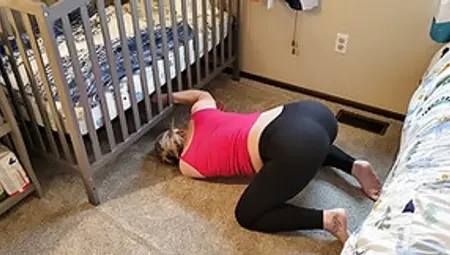 Pregnant Stepmom Gets Stuck And Gets Naughty Help From Her Stepson