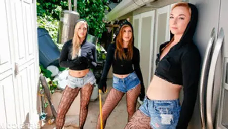Zoe Parker Happily Fucking Her Girl Posse In A Group Video