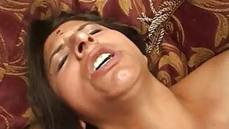 Indian Slut Is Double Teamed By Studs Indoors