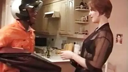 Retro &ndash; British Slut Takes Black Cock From The Pizza Boy