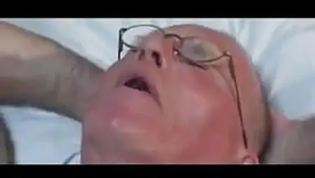 STP5 Doctor Gives Old Man The Very Best Treatment !