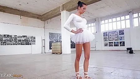 How Ballerina Squirts