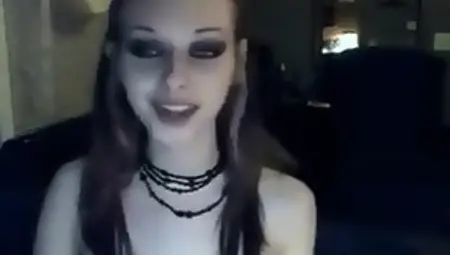 Dirty Goth Girl Masturbates