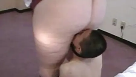 Fat Ass Big Belly BBW Rides Dude's Face In Facesitting Porn Scene