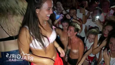 Topless Dancing Amateur Girls At A Spring Break Bar