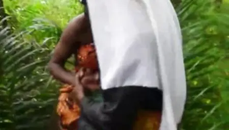 Afro Woman Is Groaning Whilst Getting Banged In The Nature, Coz It Feels So Worthwhile