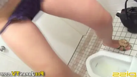 Asian Pees In Toilet