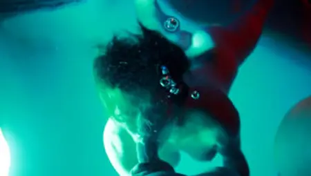 Blow Job Under Water Mermaid - Ariel