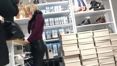 Beautiful Amazing Blonde Hair Girl Hot Milf Shows Us Her Big Tight Ass In These Tight Leather Leggings !