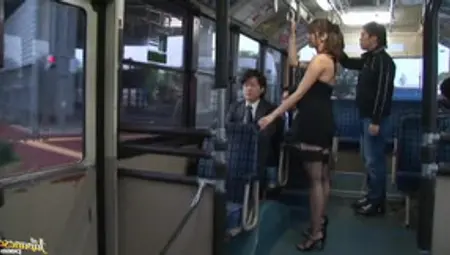 Japanese Milf Yuma Asami Gets Mouth-fucked In A Public Bus