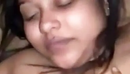 Desi Hairy Pussy, Bengali Girl Has Sex Under Blanket
