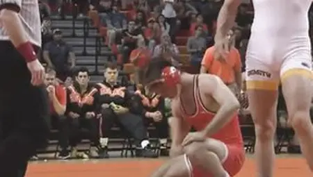 Top 10 Wrestling Bulges - The Most Good Bulges In College Wrestling