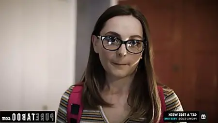 Instead Of Studying For Exams, Nerdy College Girl Is Having Hardcore Sex And Moaning While Cumming