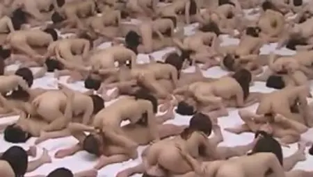 World Record Orgy (500 People) Doing 69 Position
