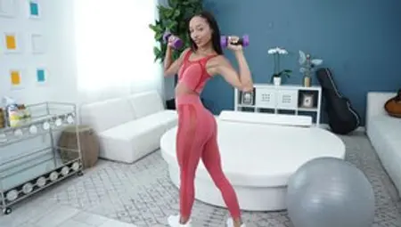 Alexis Tae In Anal Fitness