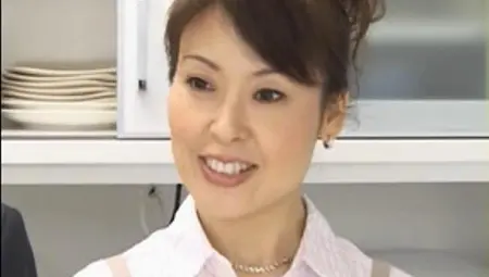 Hitomi Kurosaki Mature Asian Chick Video