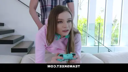 Tiny Gamer Girl Gets Dick While Gaming With Jessae Rosae