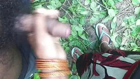 Desi Girl Handjob In Jungle